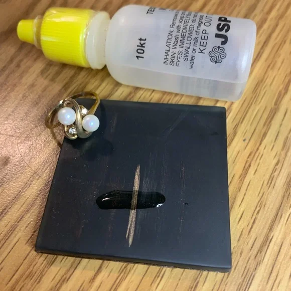 10kt Gold Pearl and Diamond 💎 Accent Ring. Stunning ring! - Picture 6 of 7